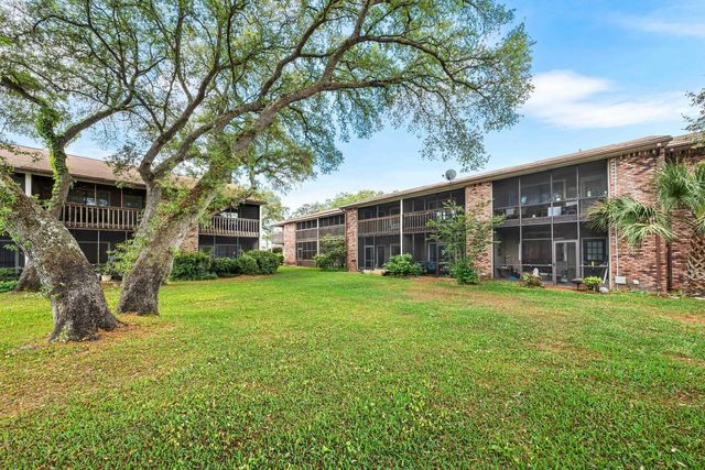 229 Carmel Drive, 4, Fort Walton Beach, FL 32547