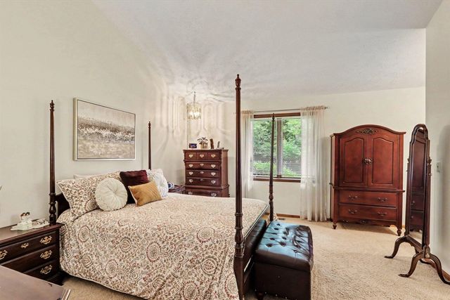 1604 W Kilgore Road, Kalamazoo, MI 49008