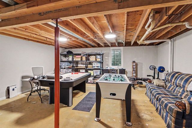 1604 W Kilgore Road, Kalamazoo, MI 49008