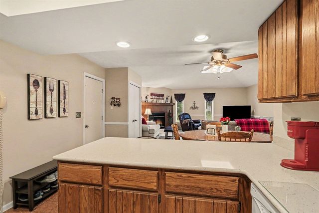 1604 W Kilgore Road, Kalamazoo, MI 49008