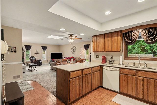 1604 W Kilgore Road, Kalamazoo, MI 49008