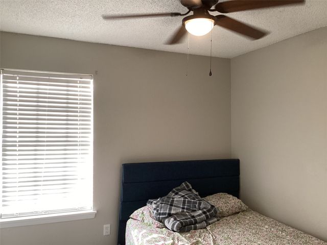 5915 Willow Branch Drive, Arlington, TX 76017