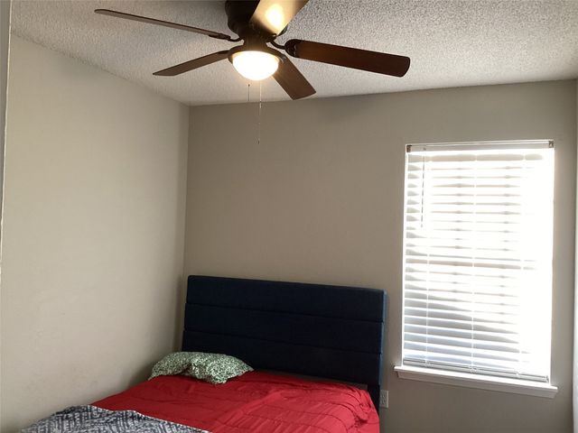 5915 Willow Branch Drive, Arlington, TX 76017