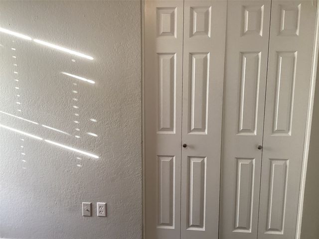 5915 Willow Branch Drive, Arlington, TX 76017