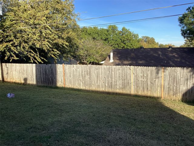 5915 Willow Branch Drive, Arlington, TX 76017