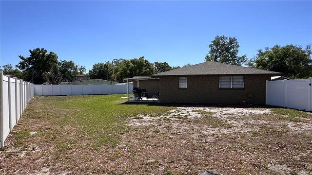 6810 THOMAS CIRCLE, Tampa, FL 33619