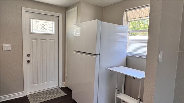 6810 THOMAS CIRCLE, Tampa, FL 33619