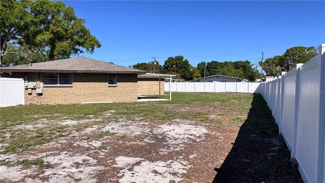 6810 THOMAS CIRCLE, Tampa, FL 33619