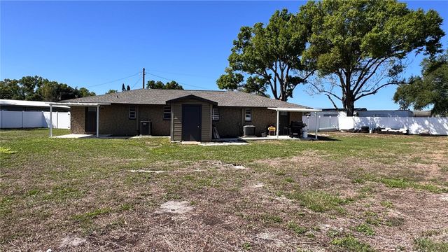 6810 THOMAS CIRCLE, Tampa, FL 33619