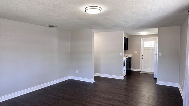 6810 THOMAS CIRCLE, Tampa, FL 33619