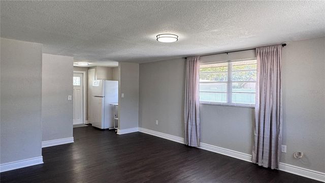 6810 THOMAS CIRCLE, Tampa, FL 33619