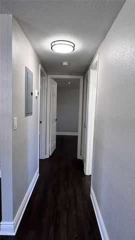 6810 THOMAS CIRCLE, Tampa, FL 33619