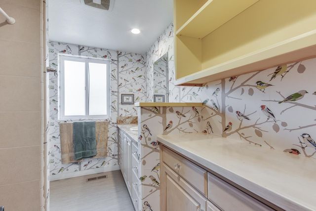 7042 Palomino Drive, Sanger, CA 93657