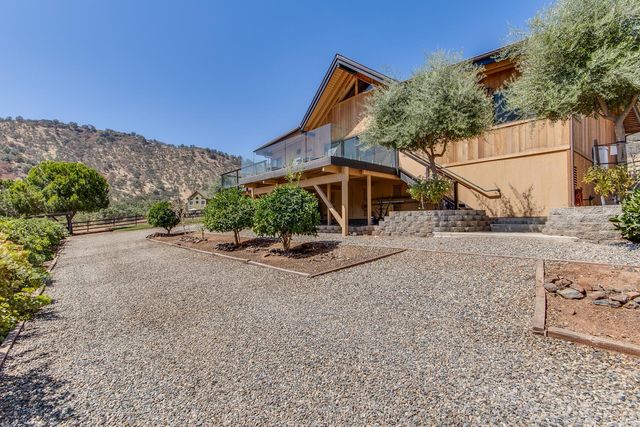 7042 Palomino Drive, Sanger, CA 93657