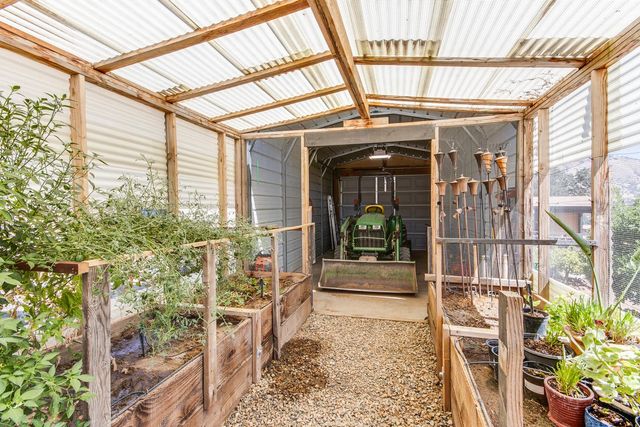 7042 Palomino Drive, Sanger, CA 93657