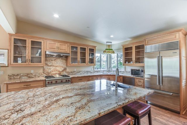 7042 Palomino Drive, Sanger, CA 93657