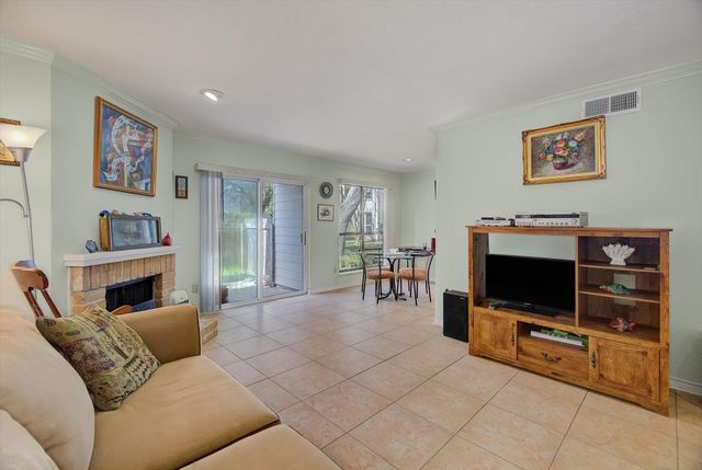 3220 69th Street E3, Galveston, TX 77551