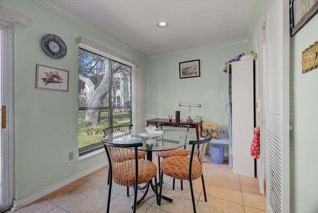 3220 69th Street E3, Galveston, TX 77551