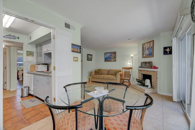 3220 69th Street E3, Galveston, TX 77551