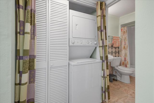 3220 69th Street E3, Galveston, TX 77551