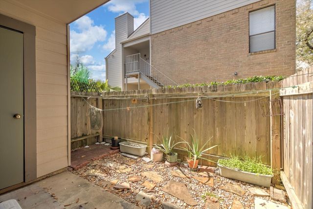 3220 69th Street E3, Galveston, TX 77551