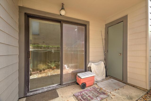 3220 69th Street E3, Galveston, TX 77551