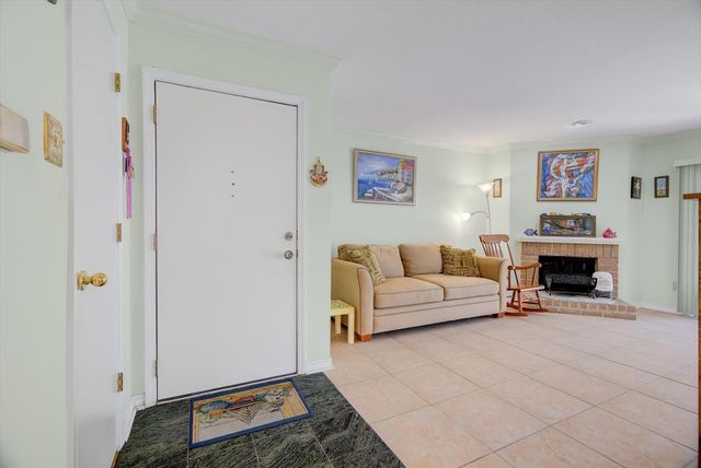 3220 69th Street E3, Galveston, TX 77551