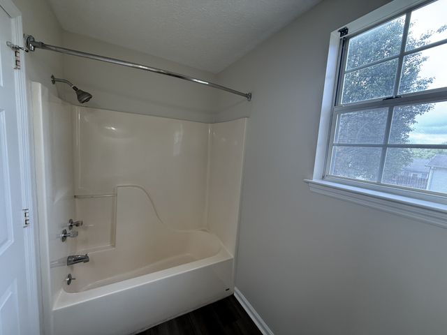 104 Edgehill Ln, Hendersonville, TN 37075