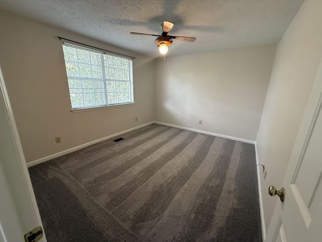 104 Edgehill Ln, Hendersonville, TN 37075