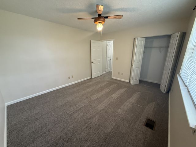 104 Edgehill Ln, Hendersonville, TN 37075