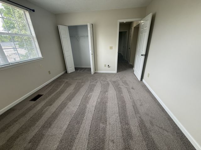 104 Edgehill Ln, Hendersonville, TN 37075