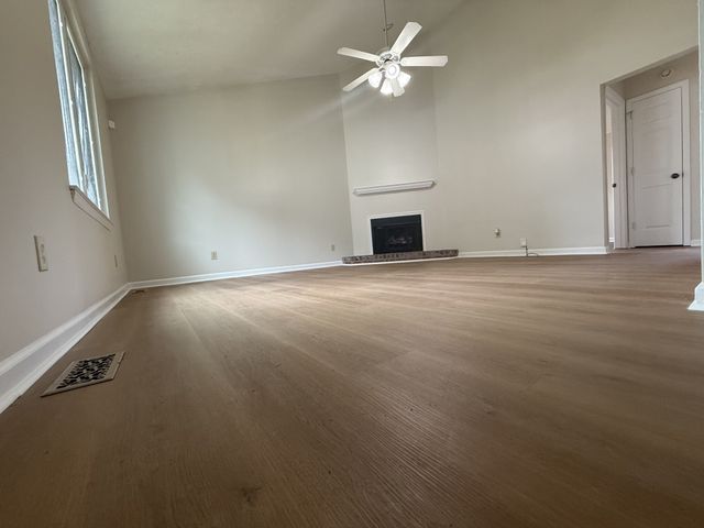 104 Edgehill Ln, Hendersonville, TN 37075