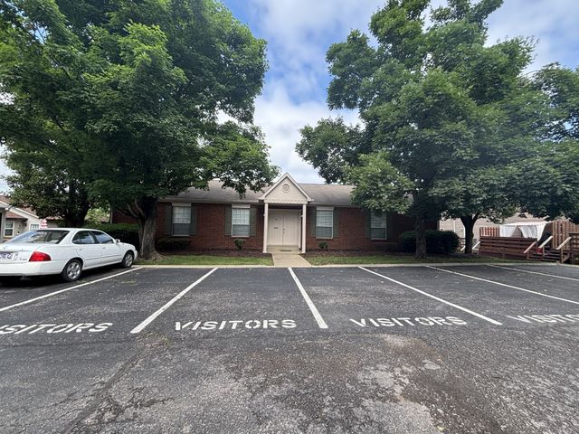 104 Edgehill Ln, Hendersonville, TN 37075