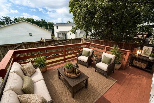 104 Edgehill Ln, Hendersonville, TN 37075
