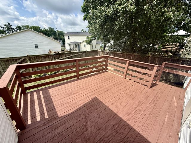 104 Edgehill Ln, Hendersonville, TN 37075