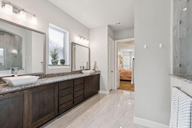 2000 Crescent Street, Fort Worth, TX 76008