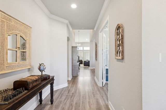 2000 Crescent Street, Fort Worth, TX 76008