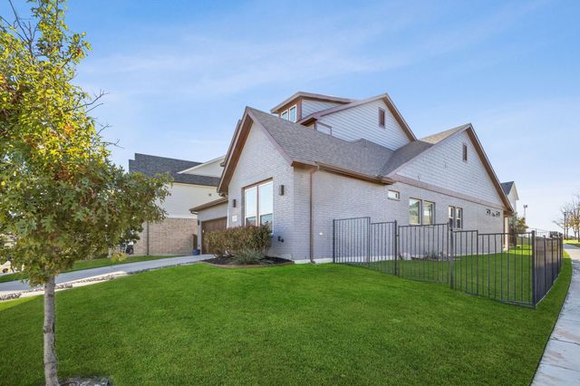 2000 Crescent Street, Fort Worth, TX 76008