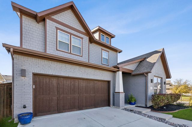 2000 Crescent Street, Fort Worth, TX 76008