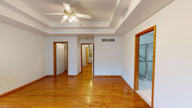 52688 Clinton Oak Lane, Shelby Twp, MI 48316