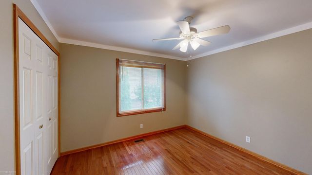 52688 Clinton Oak Lane, Shelby Twp, MI 48316