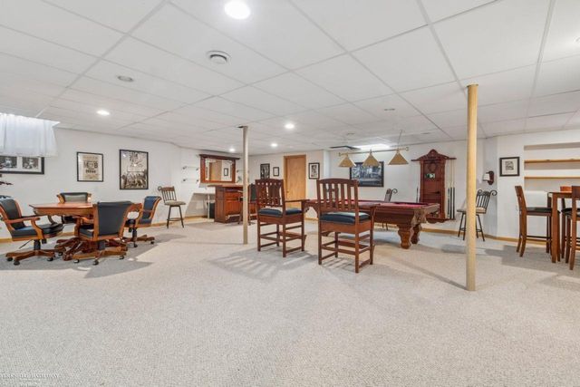 52688 Clinton Oak Lane, Shelby Twp, MI 48316