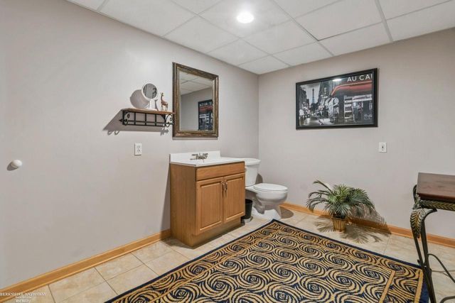 52688 Clinton Oak Lane, Shelby Twp, MI 48316