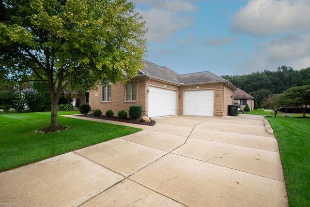52688 Clinton Oak Lane, Shelby Twp, MI 48316