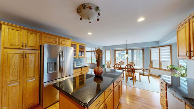 52688 Clinton Oak Lane, Shelby Twp, MI 48316