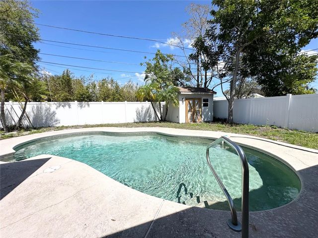 5519 17TH AVENUE N, St Petersburg, FL 33710