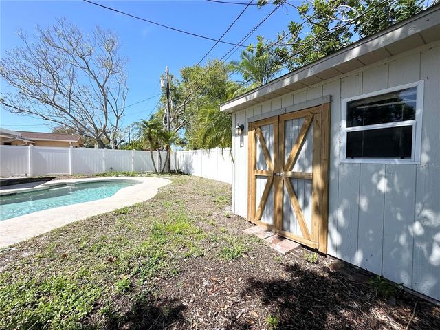 5519 17TH AVENUE N, St Petersburg, FL 33710