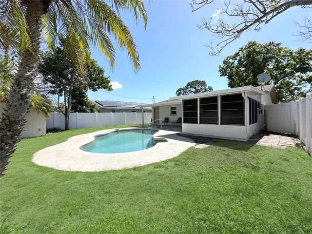 5519 17TH AVENUE N, St Petersburg, FL 33710