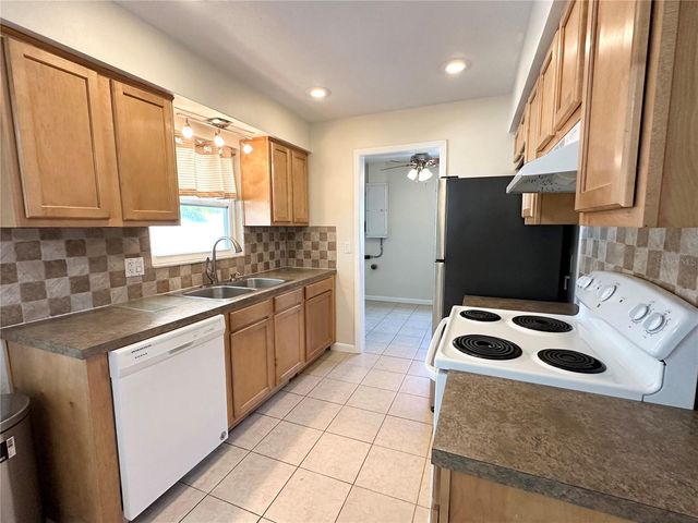 5519 17TH AVENUE N, St Petersburg, FL 33710