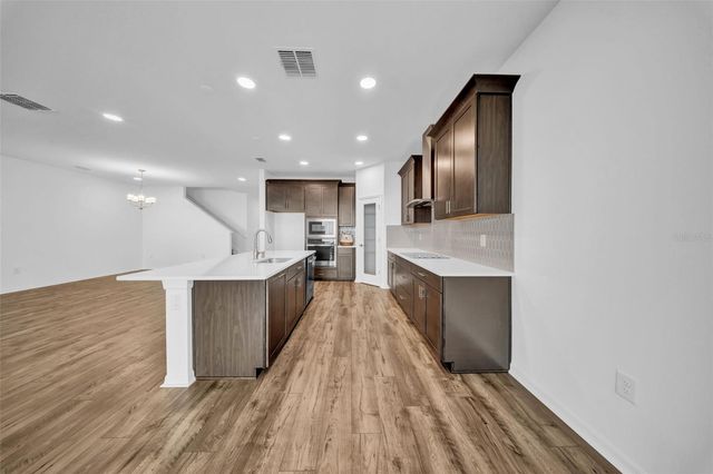 5841 RIVERSTON AVENUE, Wesley Chapel, FL 33545